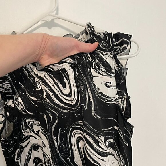 LOLA GRACE / DRY GOODS Black White Marble Swirl Geometric Sleeveless Mini Dress - Picture 5 of 12